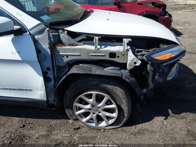 2016 Jeep Cherokee Latitude მანქანა იყიდება აუქციონზე, vin: 1C4PJMCBXGW359718, აუქციონის ნომერი: 44823906