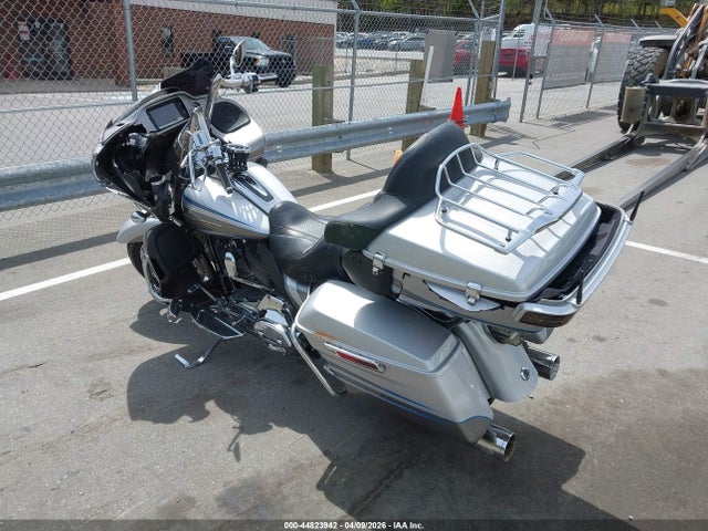 Harley-Davidson Fltruse Cvo Road Glide 2016 1HD1TAN11GB950710 Image 3
