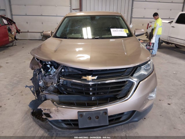 Продаж на аукціоні авто 2018 Chevrolet Equinox Lt, vin: 2GNAXSEVXJ6180913, номер лоту: 44823983
