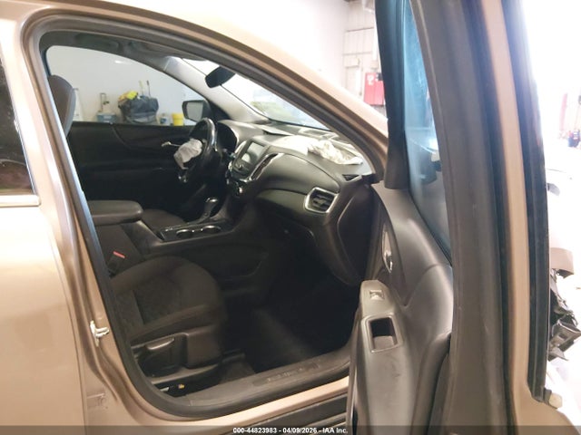 Продаж на аукціоні авто 2018 Chevrolet Equinox Lt, vin: 2GNAXSEVXJ6180913, номер лоту: 44823983