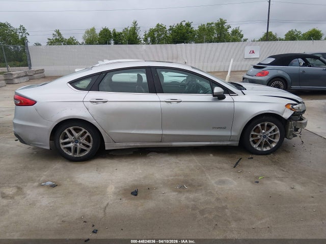 Ford Fusion Hybrid Se 2019 3FA6P0LU7KR106619 Image 13