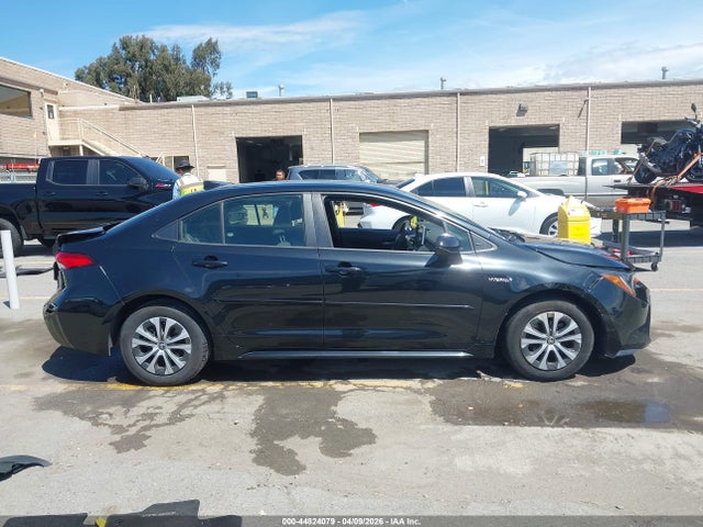 Auction sale of the 2021 Toyota Corolla Hybrid Le, vin: JTDEAMDE0MJ018823, lot number: 44824079