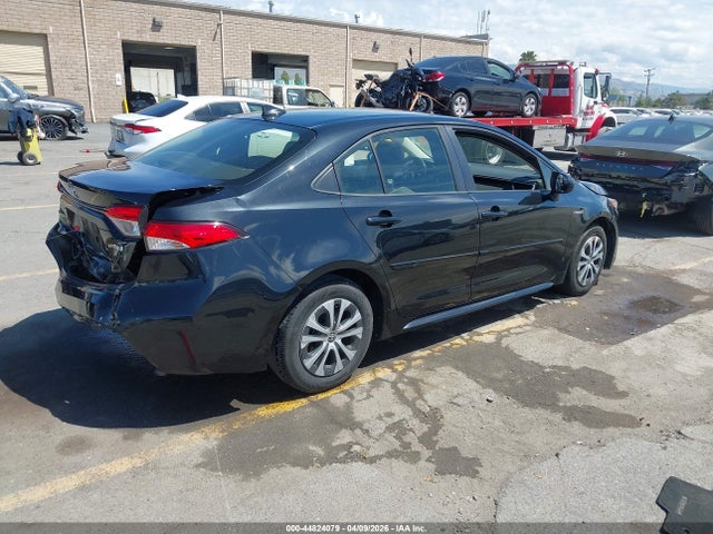 Toyota Corolla Hybrid Le 2021 JTDEAMDE0MJ018823 Image 4