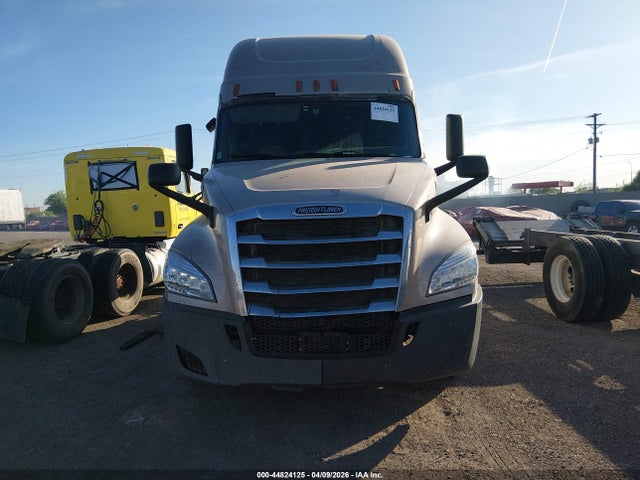 Продаж на аукціоні авто 2020 Freightliner New Cascadia 126, vin: 3AKJHHDR3LSLG4820, номер лоту: 44824125