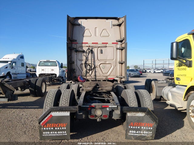 Продаж на аукціоні авто 2020 Freightliner New Cascadia 126, vin: 3AKJHHDR3LSLG4820, номер лоту: 44824125