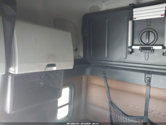 Продаж на аукціоні авто 2020 Freightliner New Cascadia 126, vin: 3AKJHHDR3LSLG4820, номер лоту: 44824125