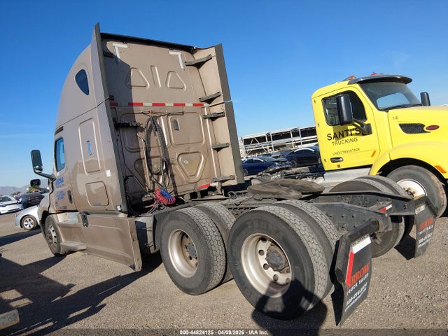 Продаж на аукціоні авто 2020 Freightliner New Cascadia 126, vin: 3AKJHHDR3LSLG4820, номер лоту: 44824125