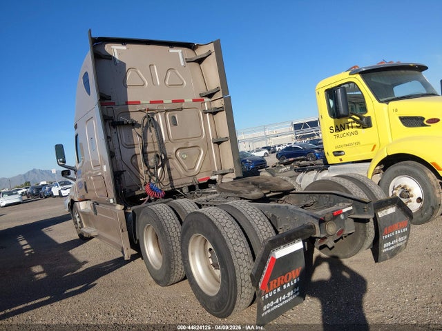 Продаж на аукціоні авто 2020 Freightliner New Cascadia 126, vin: 3AKJHHDR3LSLG4820, номер лоту: 44824125