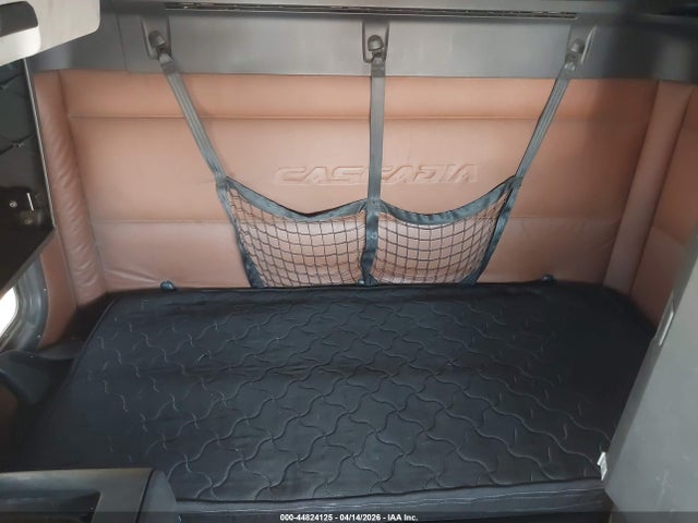 Продаж на аукціоні авто 2020 Freightliner New Cascadia 126, vin: 3AKJHHDR3LSLG4820, номер лоту: 44824125