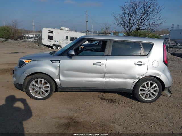 KIA SOUL + 2019 KNDJP3A50K7005818 Image 14
