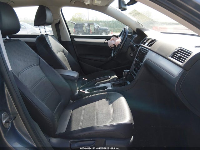 Aukcja sprzedaży 2013 Volkswagen Passat 2.5l Se, vin: 1VWBP7A32DC043827, numer aukcji: 44824180