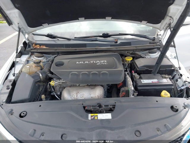 Продажа на аукционе авто 2016 Chrysler 200 Limited Platinum, vin: 1C3CCCAB3GN182929, номер лота: 44824206