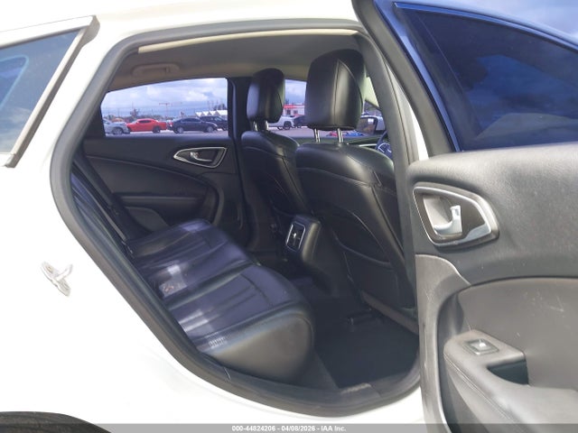 Продажа на аукционе авто 2016 Chrysler 200 Limited Platinum, vin: 1C3CCCAB3GN182929, номер лота: 44824206