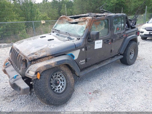 1C4HJXDG8JW265280 Jeep Wrangler Unlimited Sport 4x4