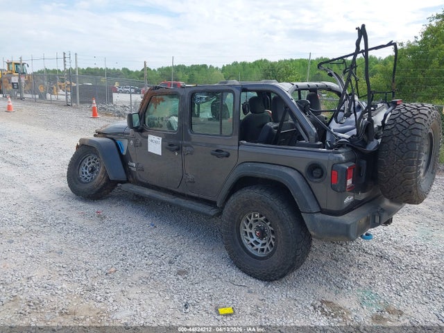 1C4HJXDG8JW265280 Jeep Wrangler Unlimited Sport 4x4