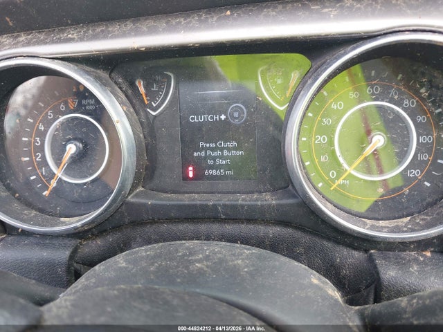 1C4HJXDG8JW265280 Jeep Wrangler Unlimited Sport 4x4
