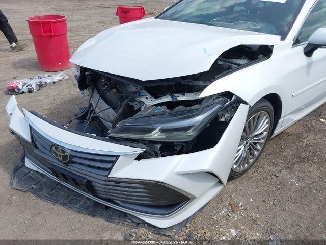 4T1BZ1FB1KU032833 Toyota AVALON LIMITED