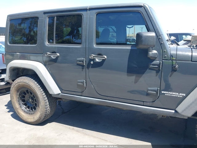 1C4BJWFG8HL685498 Jeep Wrangler Unlimited Rubicon 4x4