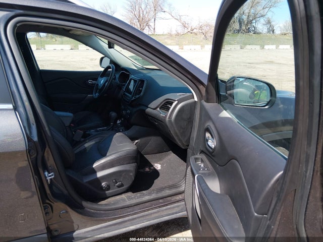 44824364 :رقم المزاد ، 1C4PJMMX9MD111316 vin ، 2021 Jeep Cherokee Latitude Lux 4x4 مزاد بيع