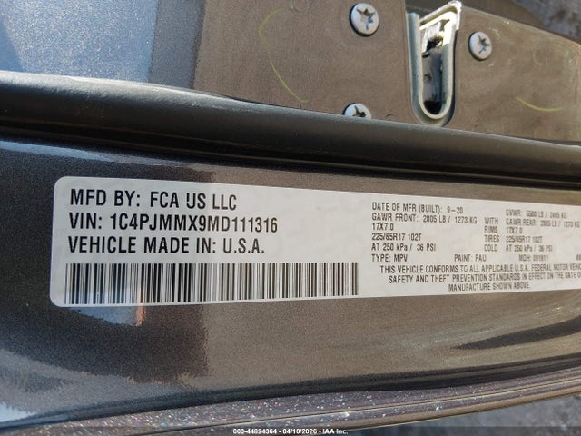44824364 :رقم المزاد ، 1C4PJMMX9MD111316 vin ، 2021 Jeep Cherokee Latitude Lux 4x4 مزاد بيع