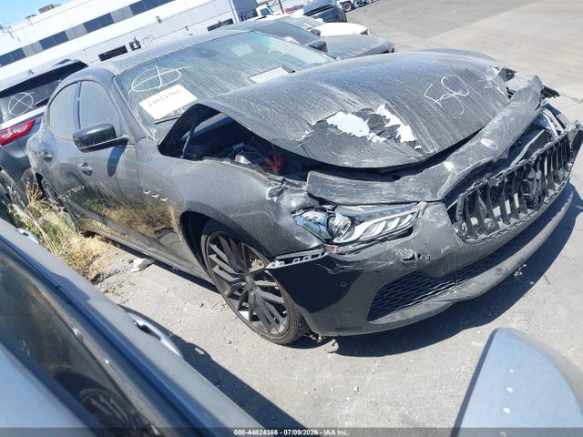 44824366 :رقم المزاد ، ZAM57RTA6F1130017 vin ، 2015 Maserati Ghibli S Q4 مزاد بيع