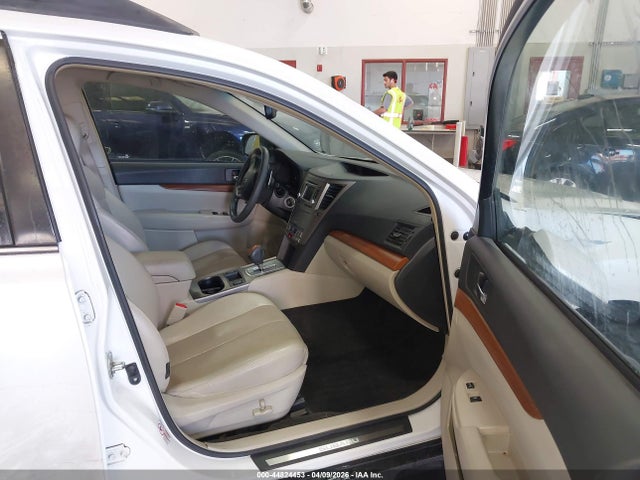 Продажа на аукционе авто 2014 Subaru Outback 2.5i Limited, vin: 4S4BRBKC9E3291679, номер лота: 44824453