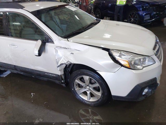 Продажа на аукционе авто 2014 Subaru Outback 2.5i Limited, vin: 4S4BRBKC9E3291679, номер лота: 44824453