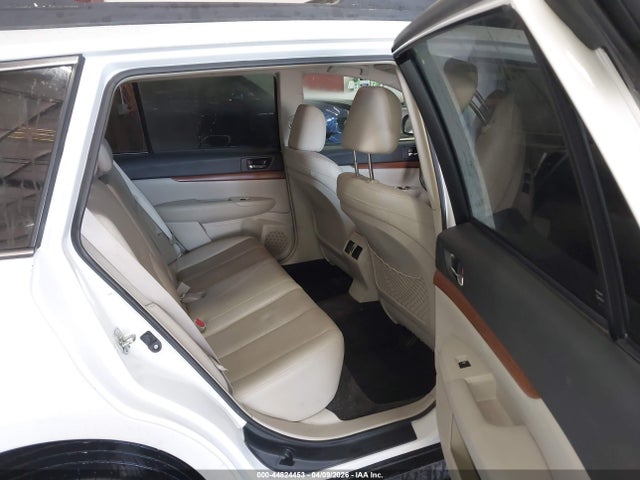 Продажа на аукционе авто 2014 Subaru Outback 2.5i Limited, vin: 4S4BRBKC9E3291679, номер лота: 44824453
