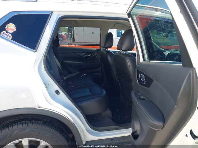 44824500 :رقم المزاد ، KNMAT2MVXHP609869 vin ، 2017 Nissan Rogue Sv مزاد بيع