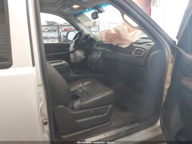 44824530 :رقم المزاد ، 1GKS2MEF0ER184631 vin ، 2014 Gmc Yukon Xl 1500 Denali مزاد بيع