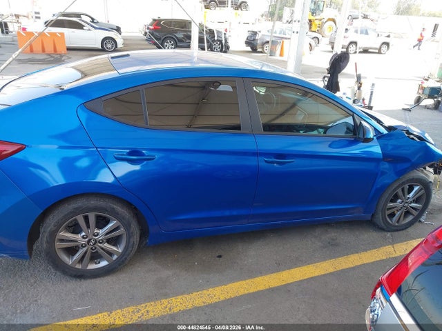 KMHD84LF1HU404801 Hyundai ELANTRA SE