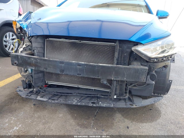 KMHD84LF1HU404801 Hyundai ELANTRA SE