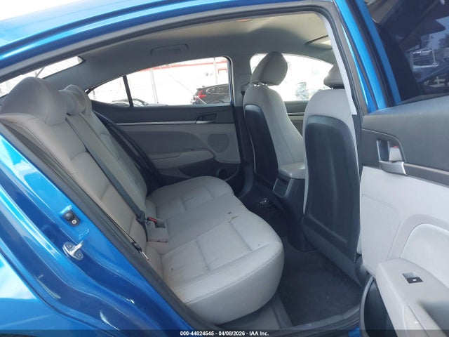 KMHD84LF1HU404801 Hyundai ELANTRA SE