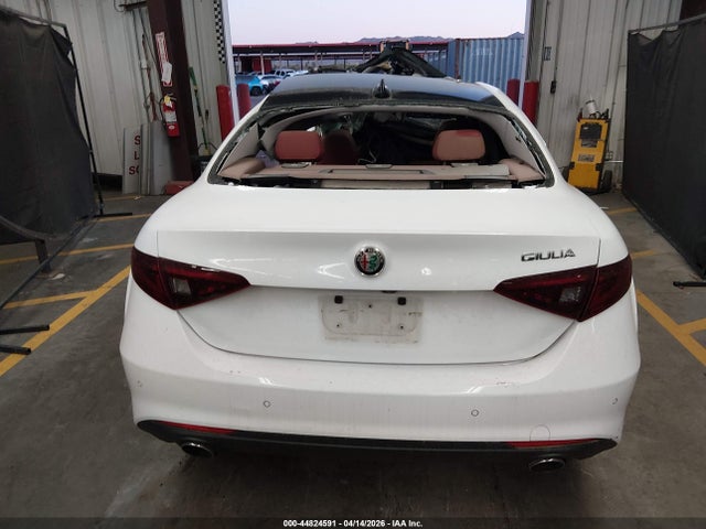 Alfa Romeo Giulia Rwd 2018 ZARFAEBN7J7574512 Image 15