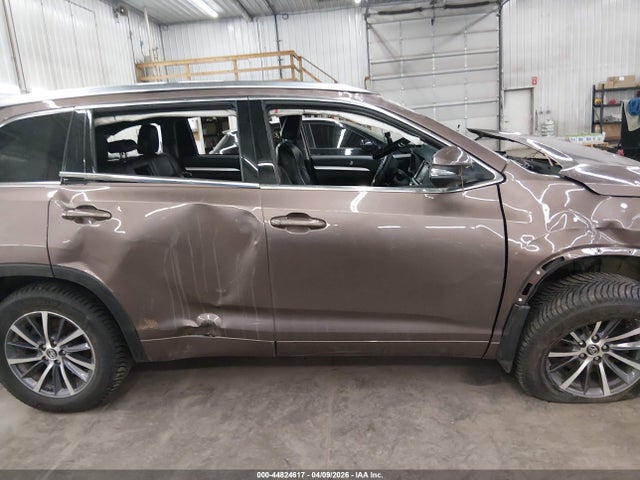 Aukcja sprzedaży 2018 Toyota Highlander Xle, vin: 5TDJZRFH2JS813771, numer aukcji: 44824617