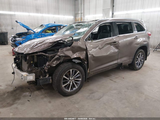 Aukcja sprzedaży 2018 Toyota Highlander Xle, vin: 5TDJZRFH2JS813771, numer aukcji: 44824617