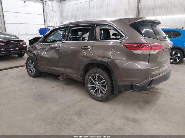 Aukcja sprzedaży 2018 Toyota Highlander Xle, vin: 5TDJZRFH2JS813771, numer aukcji: 44824617