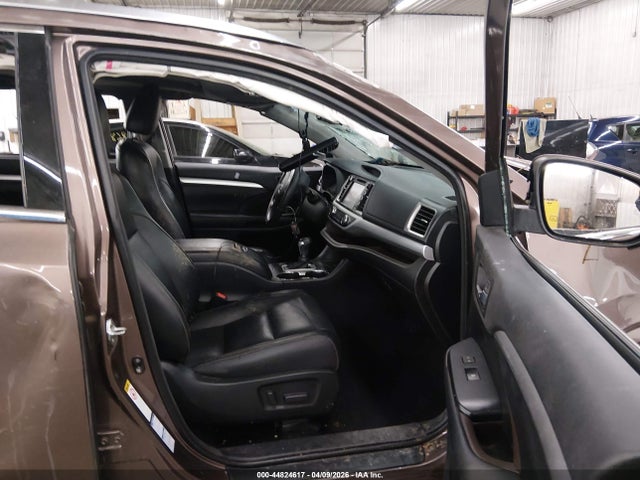 Aukcja sprzedaży 2018 Toyota Highlander Xle, vin: 5TDJZRFH2JS813771, numer aukcji: 44824617