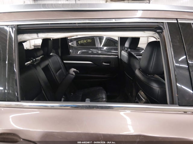 Aukcja sprzedaży 2018 Toyota Highlander Xle, vin: 5TDJZRFH2JS813771, numer aukcji: 44824617