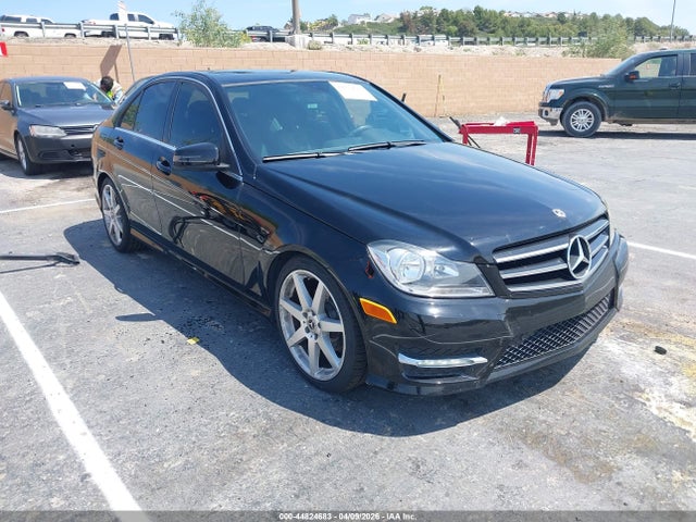 2013 MERCEDES-BENZ C 250 WDDGF4HB3DR266727
