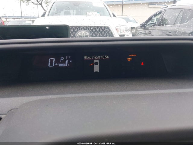 JTDKDTB37G1130240 Toyota Prius C Two