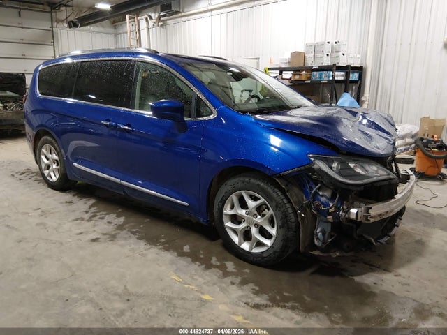 Продаж на аукціоні авто 2018 Chrysler Pacifica Touring L Plus, vin: 2C4RC1EG1JR317576, номер лоту: 44824737