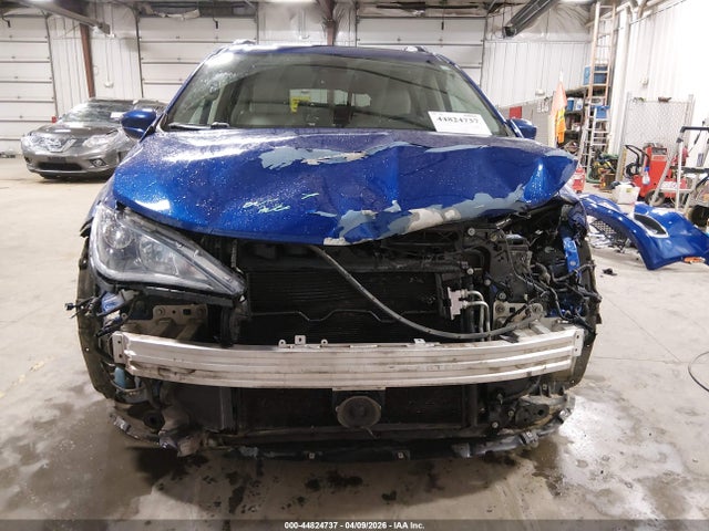 Продаж на аукціоні авто 2018 Chrysler Pacifica Touring L Plus, vin: 2C4RC1EG1JR317576, номер лоту: 44824737