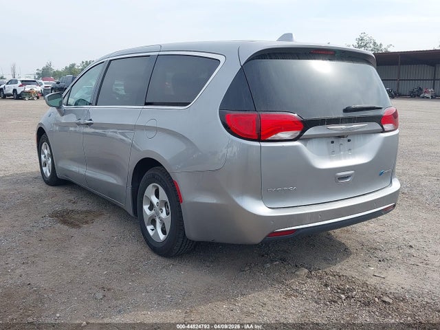 2018 CHRYSLER PACIFICA HYBRID 2C4RC1H73JR332964 Photo 2