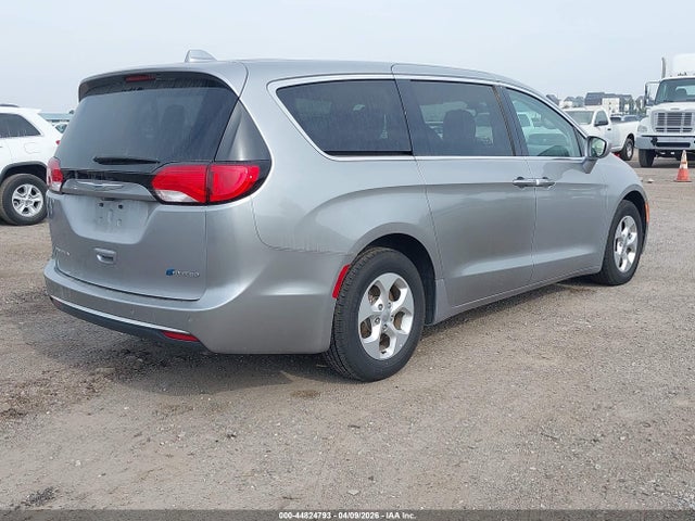 2018 CHRYSLER PACIFICA HYBRID 2C4RC1H73JR332964 Photo 3