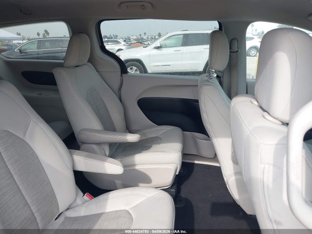2018 CHRYSLER PACIFICA HYBRID 2C4RC1H73JR332964 Photo 7
