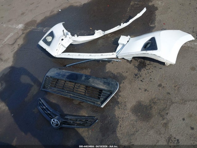 5YFBURHE0FP180869 Toyota Corolla S Plus
