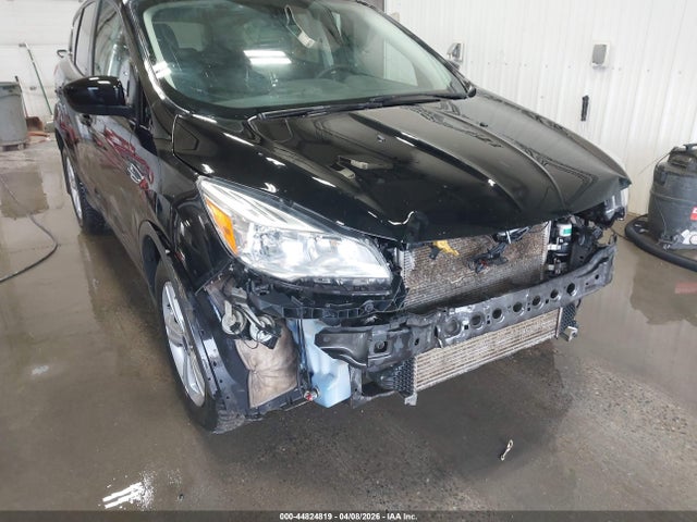 1FMCU9G98GUB61415 Ford ESCAPE SE