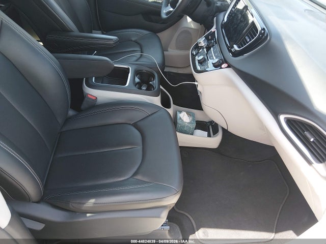 Продажа на аукционе авто 2024 Chrysler Pacifica Touring L, vin: 2C4RC1BG0RR172787, номер лота: 44824839