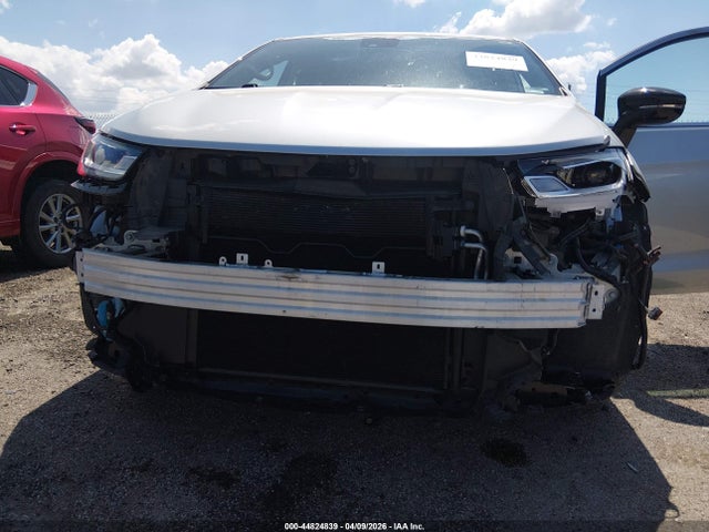 Продажа на аукционе авто 2024 Chrysler Pacifica Touring L, vin: 2C4RC1BG0RR172787, номер лота: 44824839